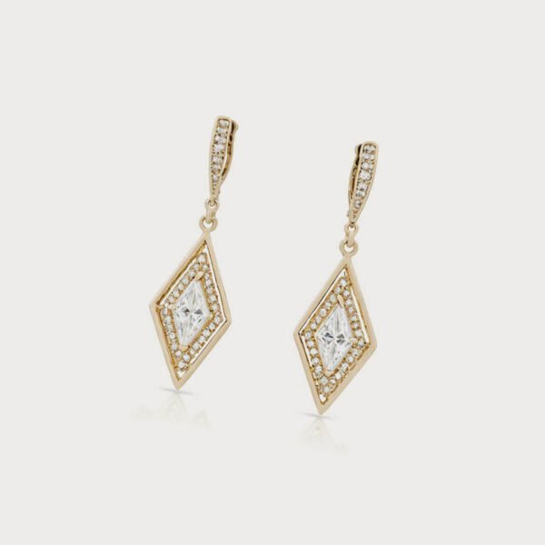 Yellow Gold Earrings with polished classic design